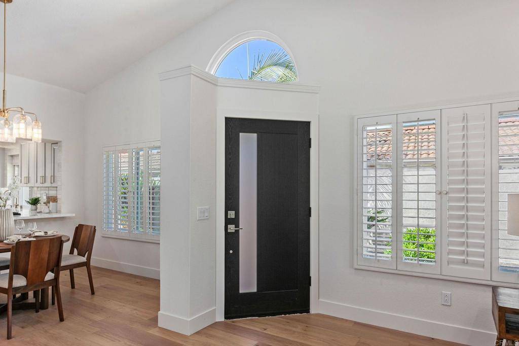 San Marcos, CA 92078,1523 Camino Linda DR