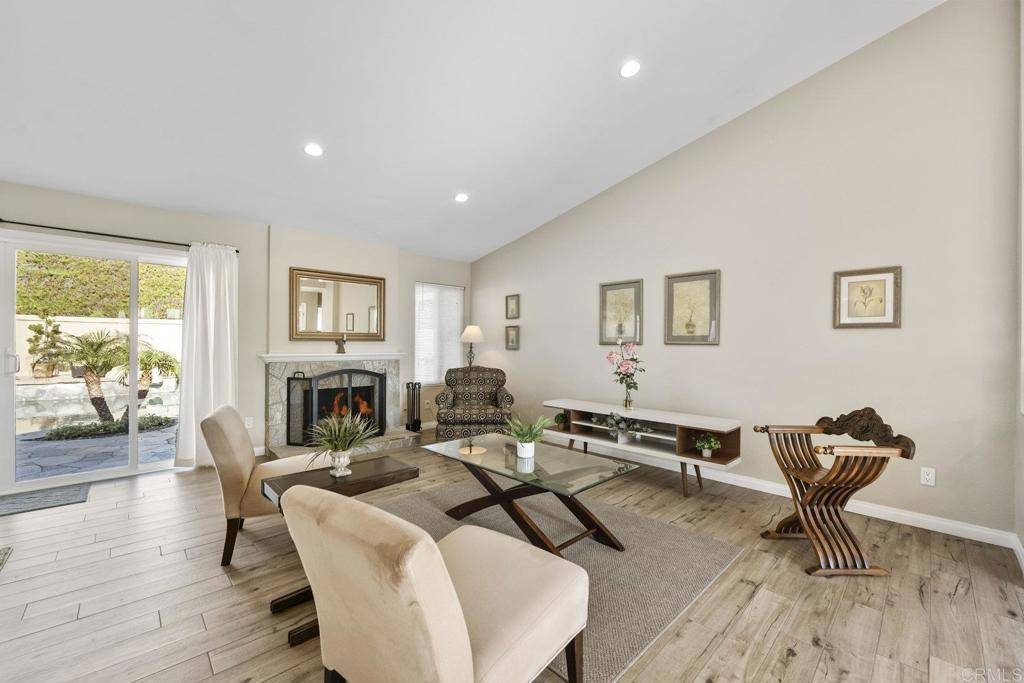 Carlsbad, CA 92011,1022 Daisy AVE