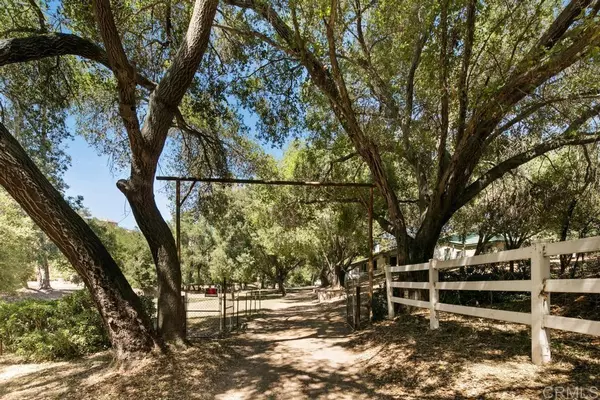 15426 Vali Hai Rd, Poway, CA 92064