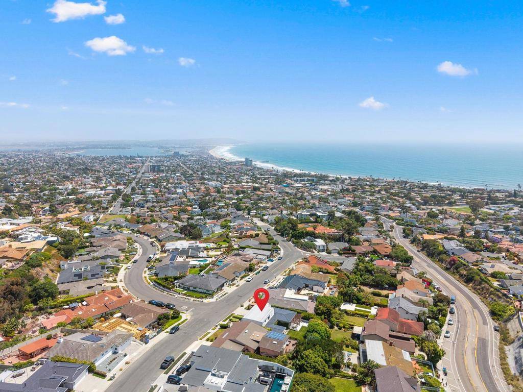 La Jolla, CA 92037,5530 Candlelight DR