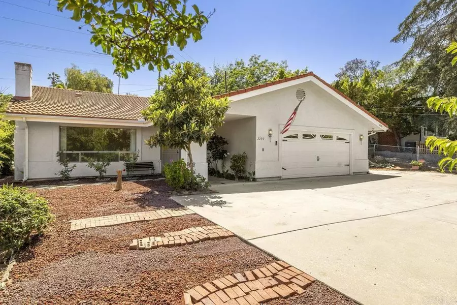 2239 Sunset DR, Escondido, CA 92025