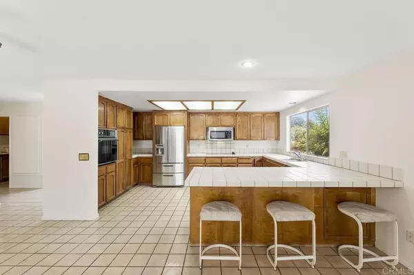 Escondido, CA 92025,2239 Sunset DR