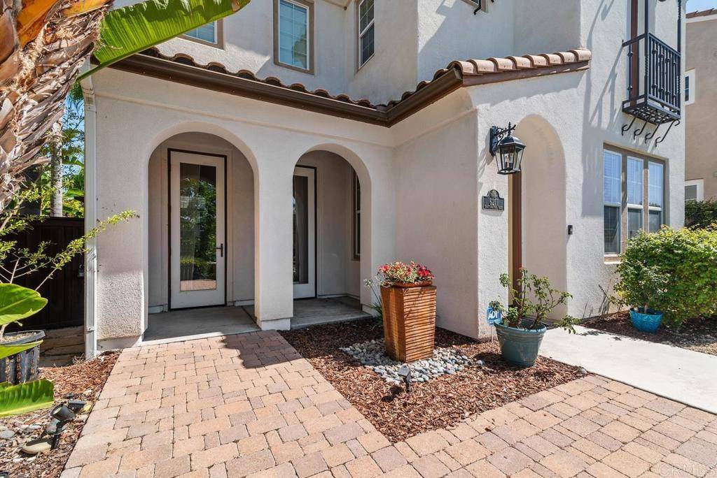 Carlsbad, CA 92009,6211 Dartington WAY