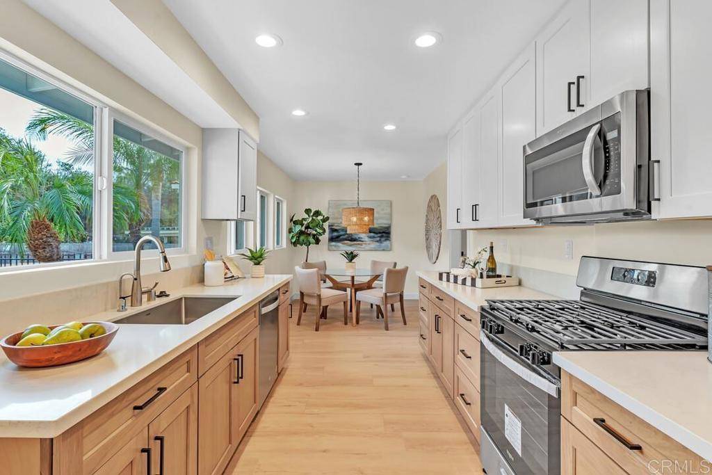 1165 Oak DR, Vista, CA 92084