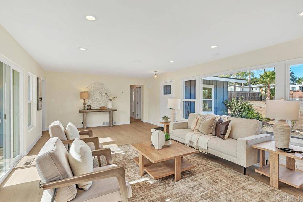 Vista, CA 92084,1165 Oak DR
