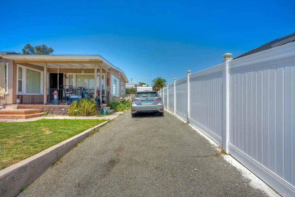 Vista, CA 92083,669 Spires ST