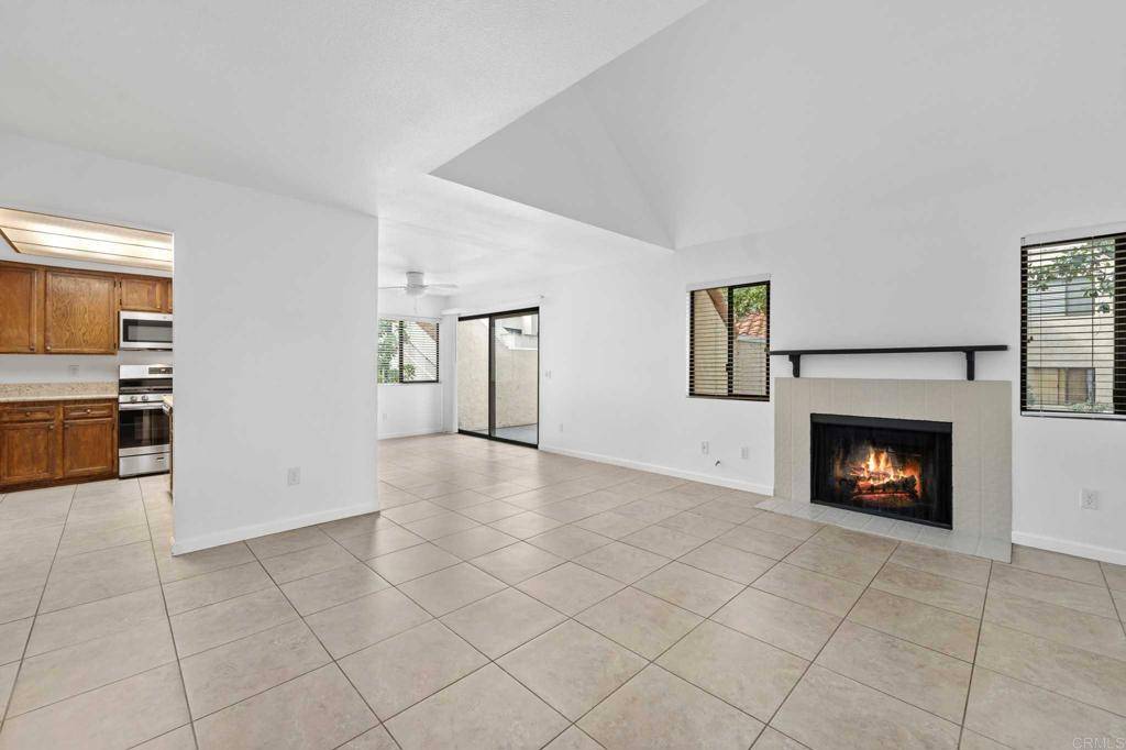 337 N Melrose DR #E, Vista, CA 92083