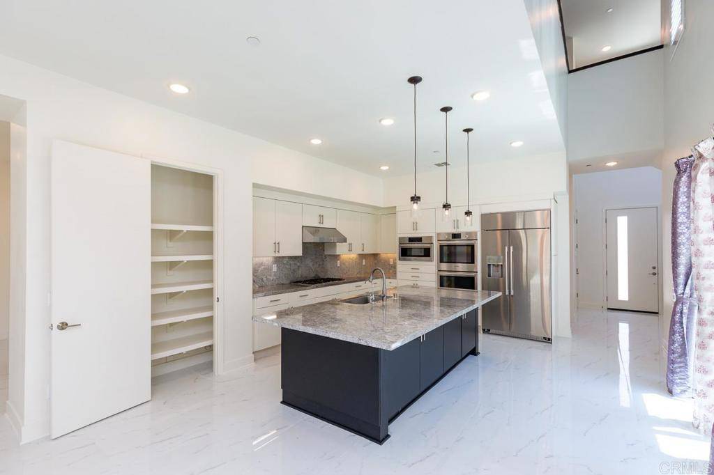 Carmel Valley, CA 92130,13720 Solana Crest Trl