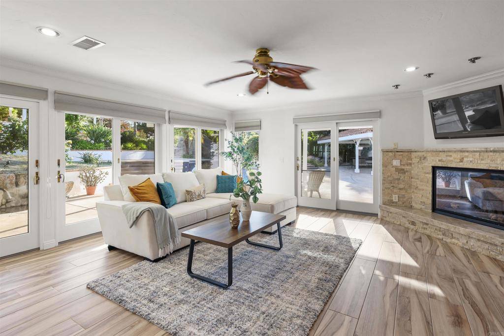 Poway, CA 92064,15696 Oakstand RD