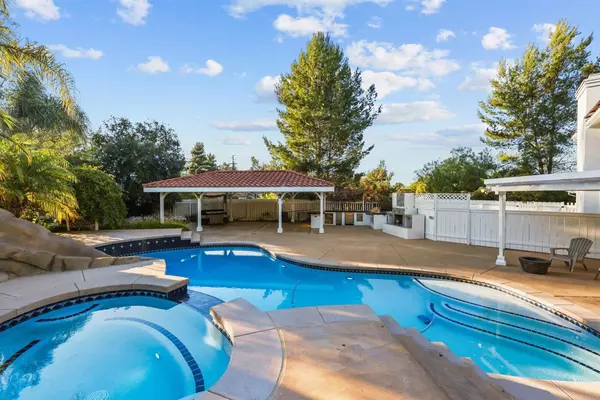 15696 Oakstand RD, Poway, CA 92064