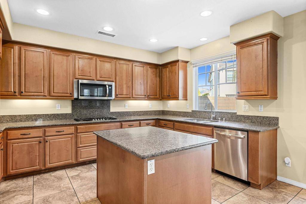 Temecula, CA 92592,32066 Red Mountain WAY