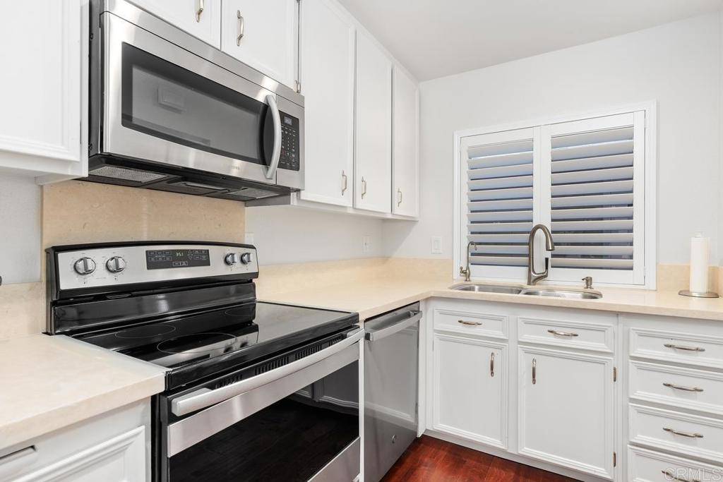 Encinitas, CA 92024,1833 Stonebrook Lane