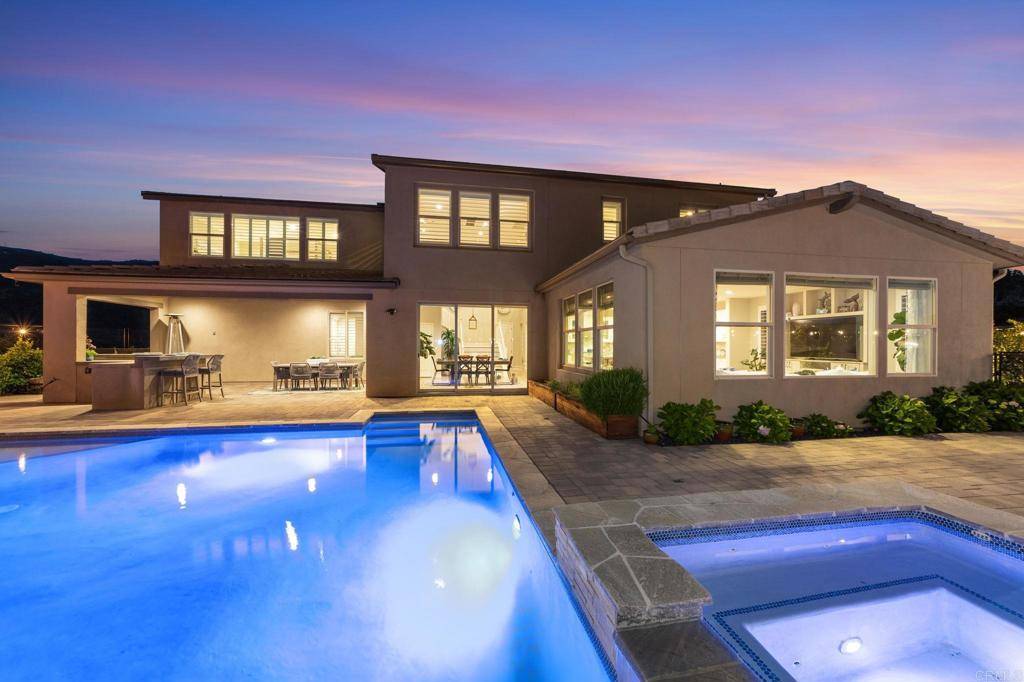 2990 Eldenberry St, Escondido, CA 92029