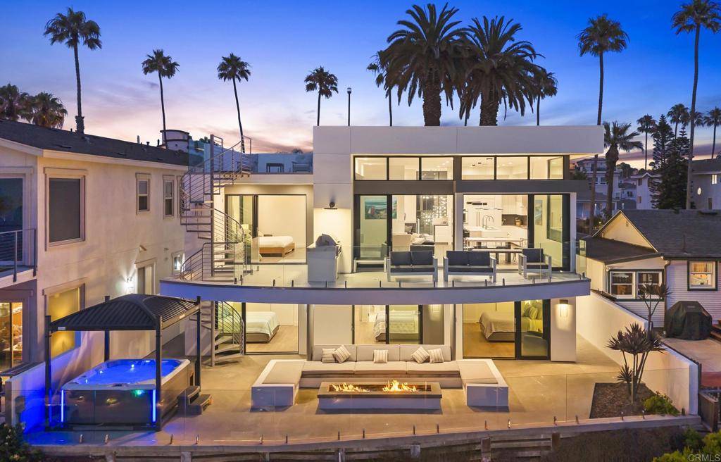715 N Pacific ST, Oceanside, CA 92054