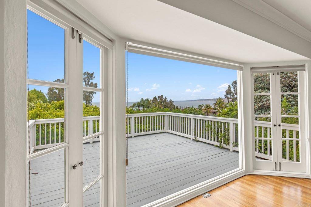 La Jolla, CA 92037,7851 Hillside DR