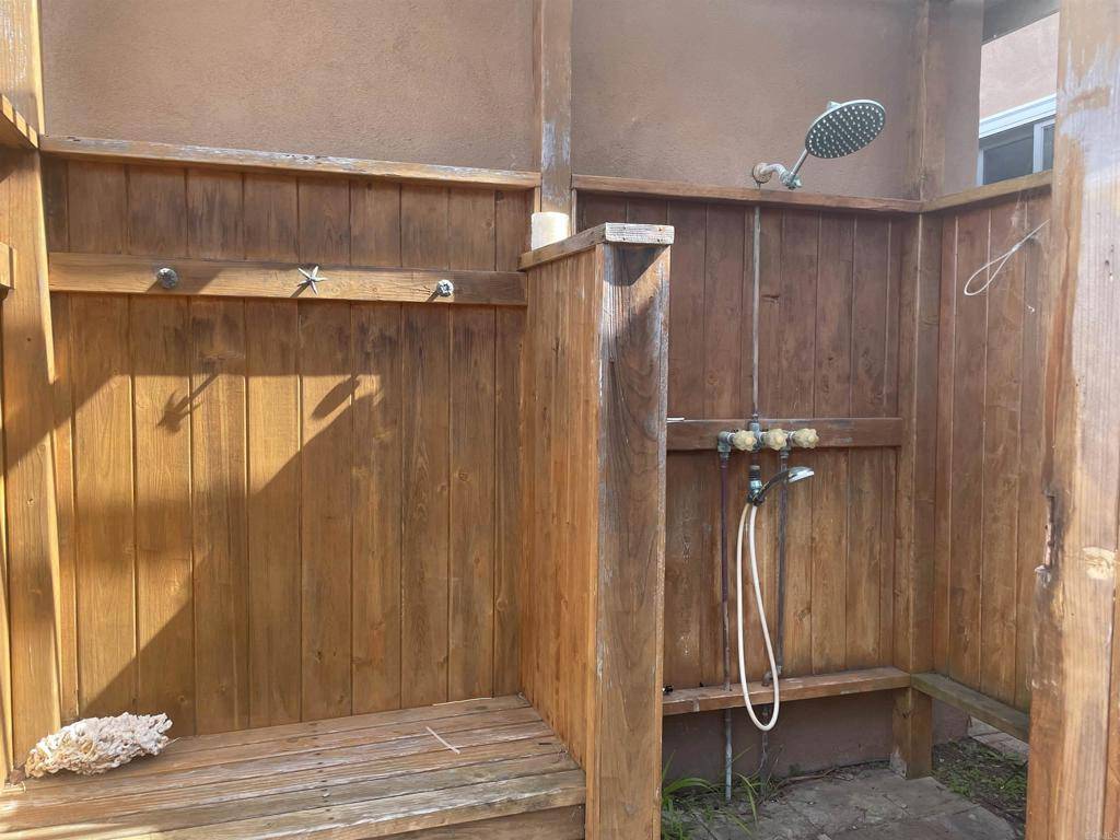 Solana Beach, CA 92075,637 N Rios