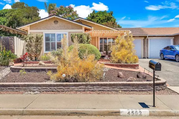 4562 Golden Ridge DR, Oceanside, CA 92056