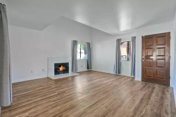 Vista, CA 92083,391 N Melrose #A