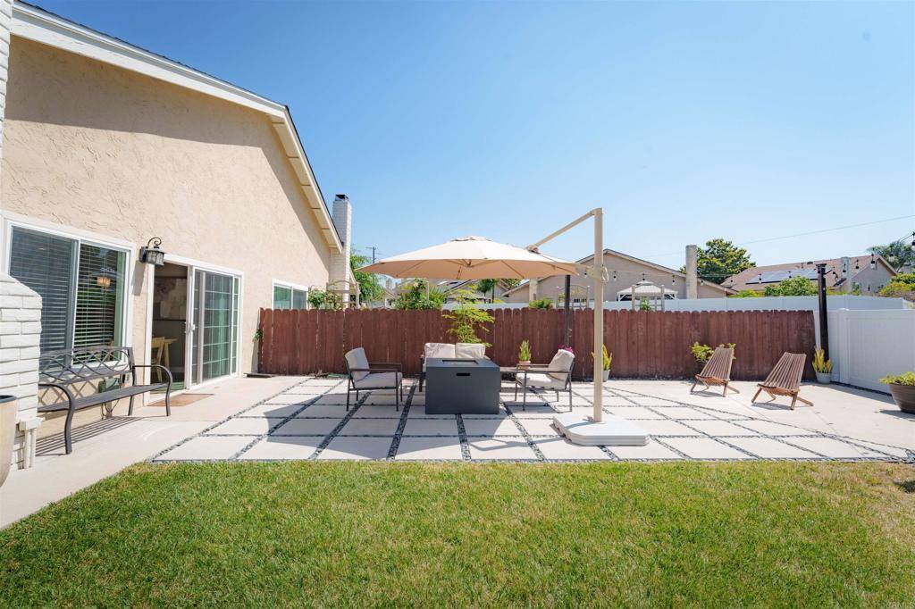 San Diego, CA 92139,7083 Deerhurst CT