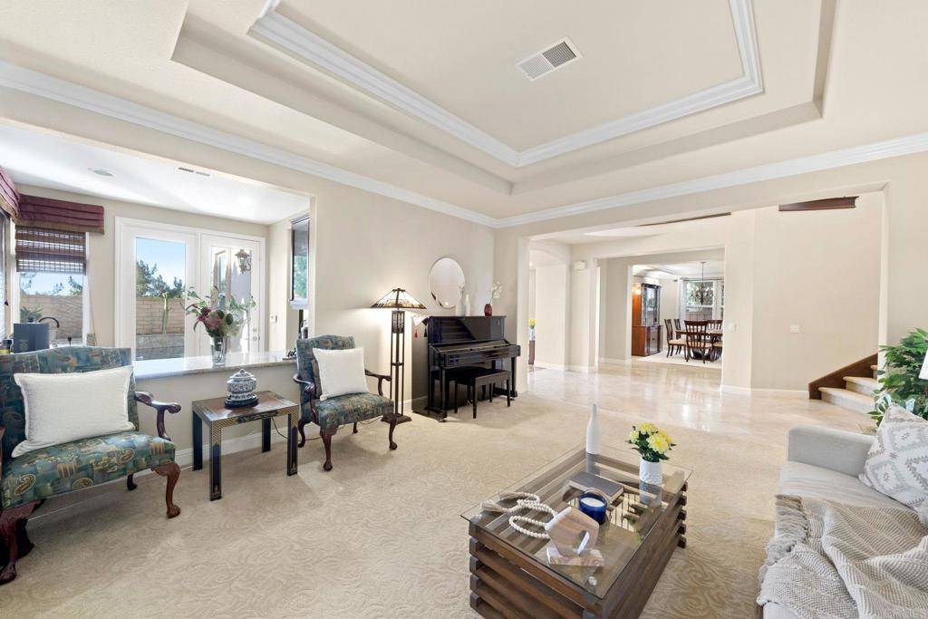 San Diego, CA 92130,5273 Greenwillow LN