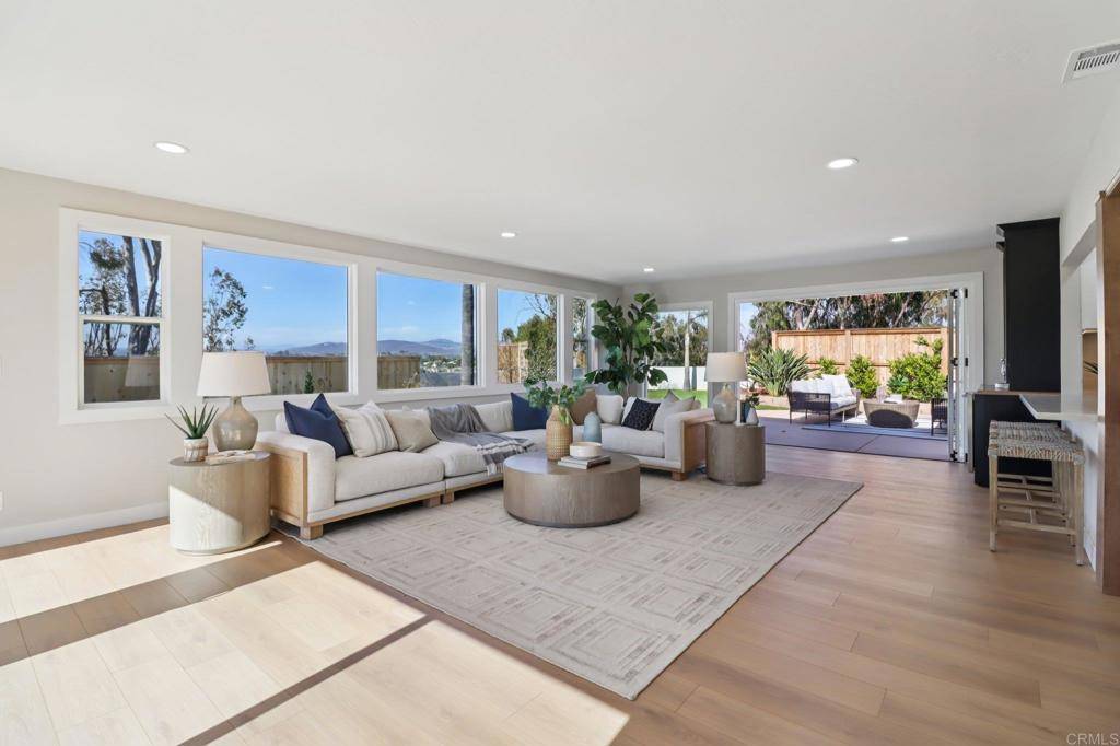 Encinitas, CA 92024,1358 Walnutview Dr