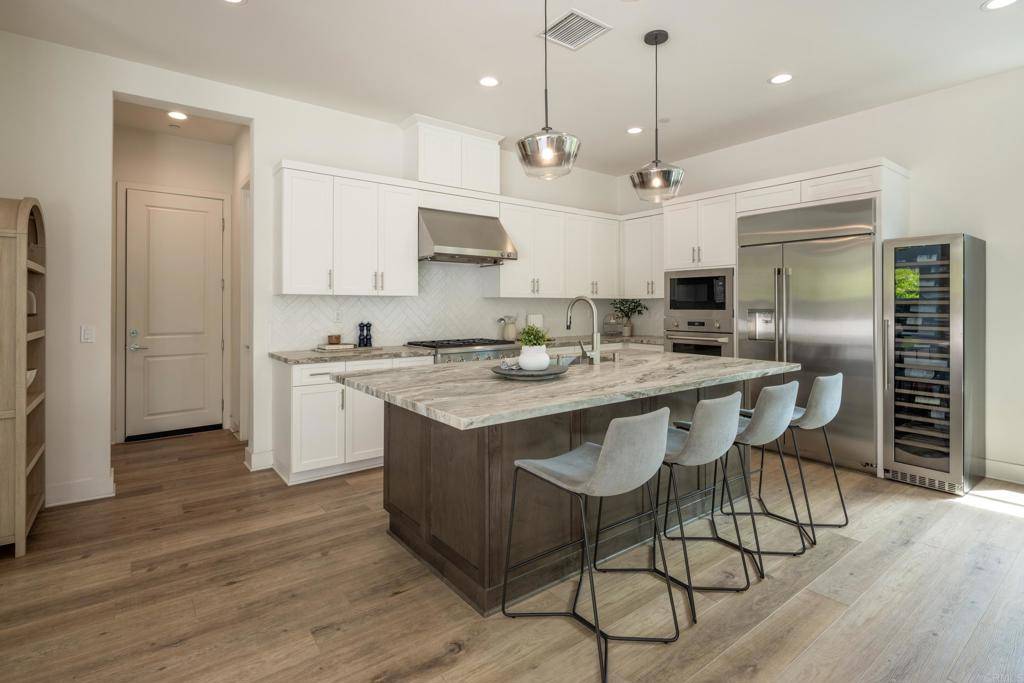 Encinitas, CA 92024,744 Adelaide CIR