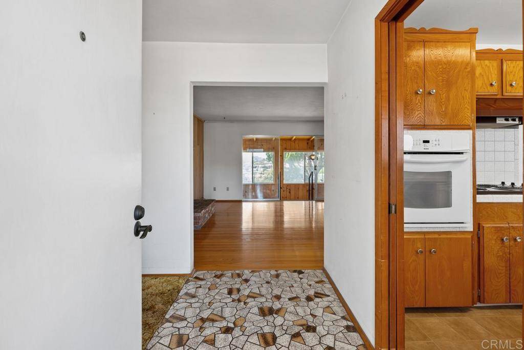 El Cajon, CA 92020,1643 Galway Place