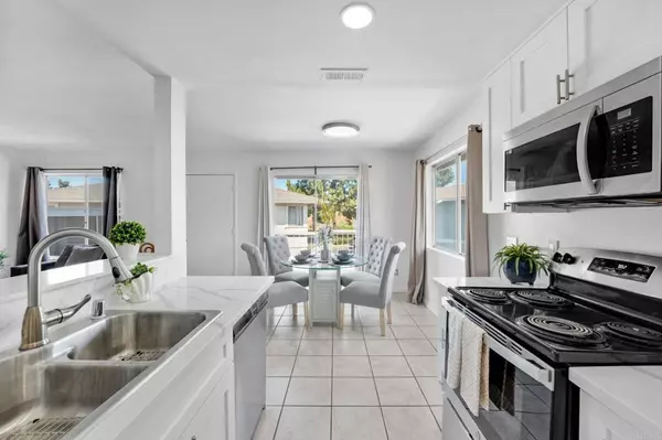 Oceanside, CA 92058,853 Dana Point WAY