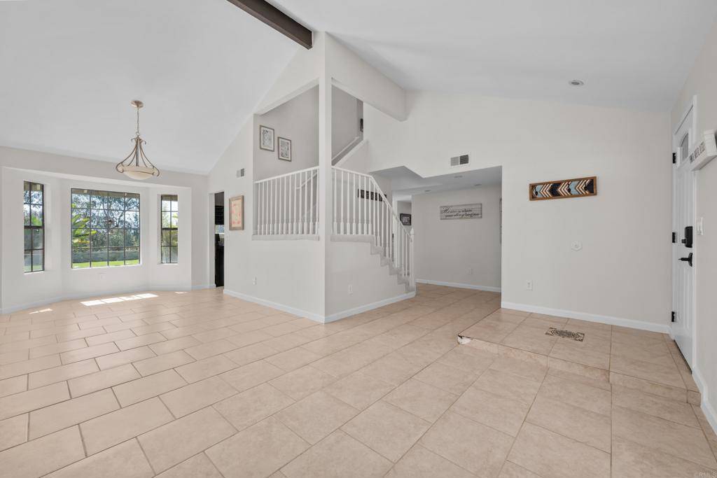 Fallbrook, CA 92028,1161 Senwood Way