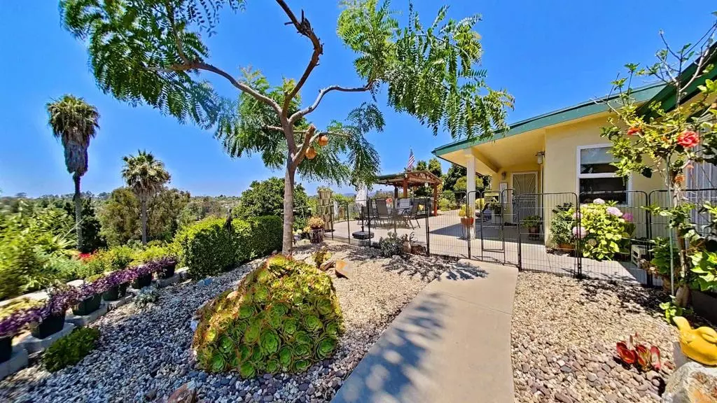 1150 Marine View DR, Vista, CA 92081