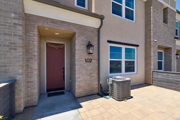 San Marcos, CA 92078,1210 Sunrise #102