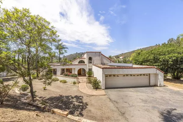 1108 Blue Bird Canyon TRL, Vista, CA 92084