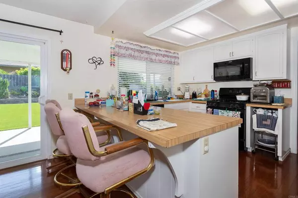 Carlsbad, CA 92008,4906 VIA HINTON