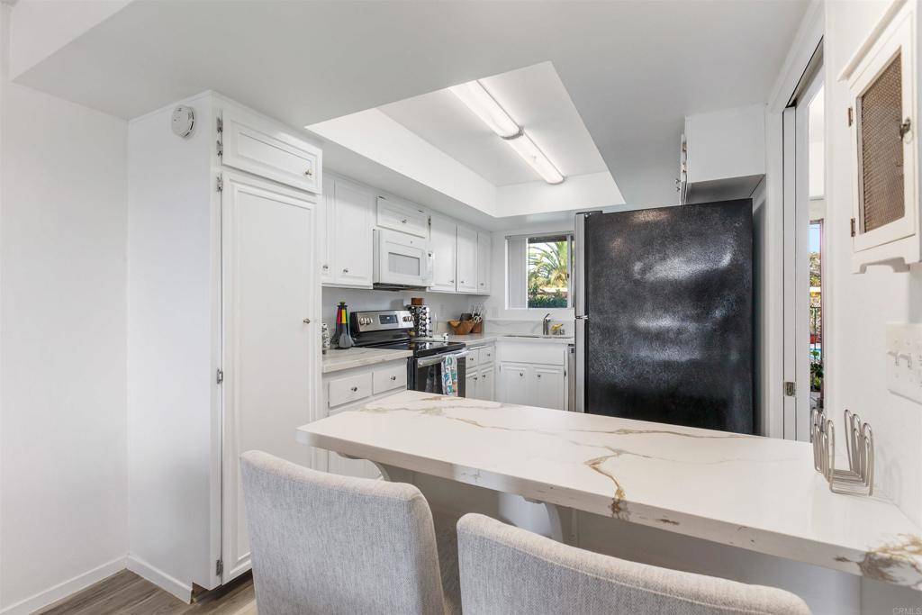 Carlsbad, CA 92008,2475 Jefferson #103
