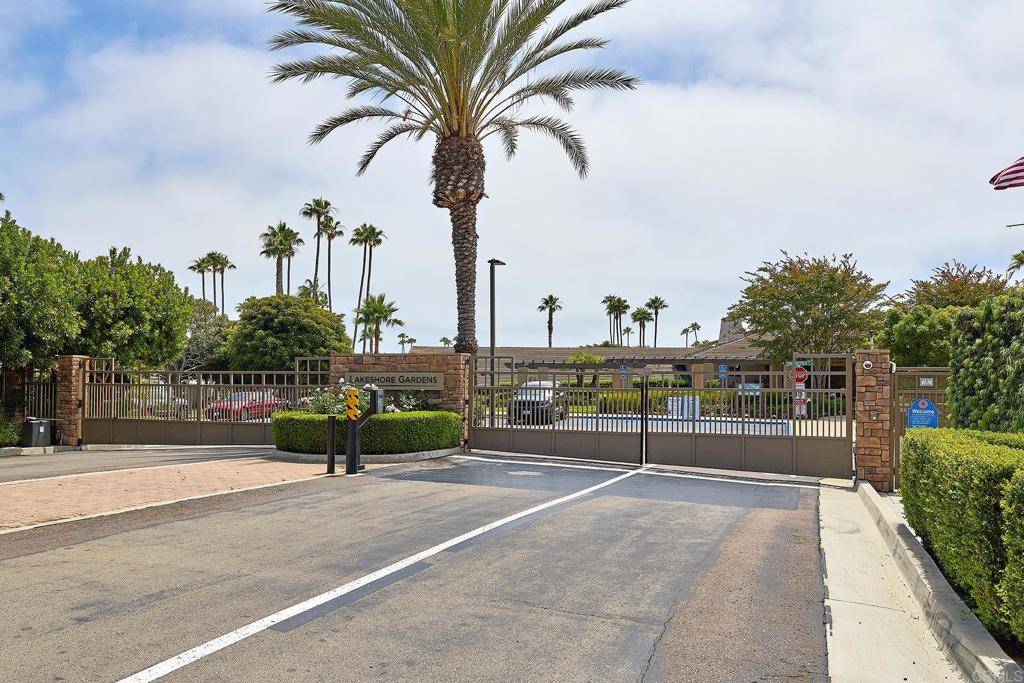 Carlsbad, CA 92011,7024 San Bartolo #19