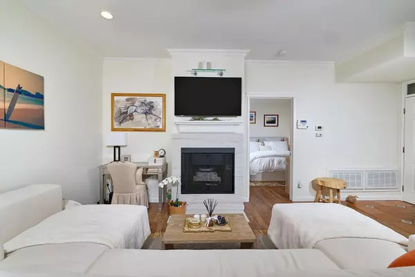 San Diego, CA 92130,3521 Caminito El Rincon #307