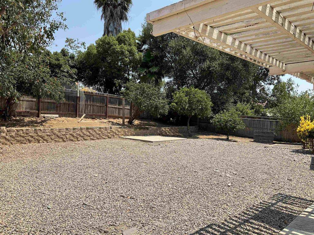 Fallbrook, CA 92028,1110 E ALVARADO ST