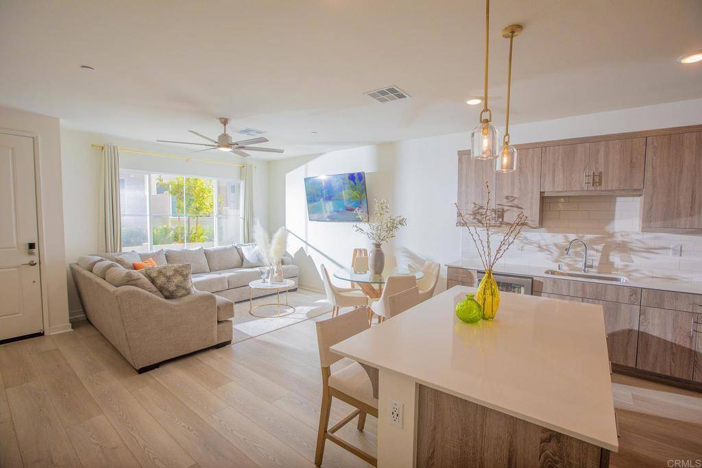 Fallbrook, CA 92028,35177 GROVE TRAIL