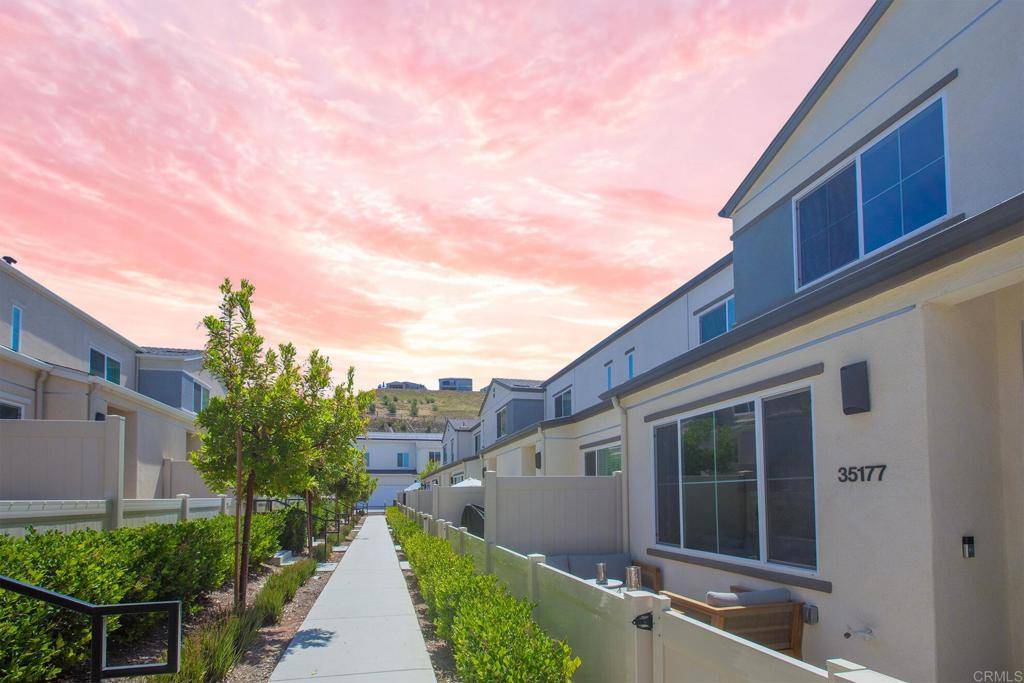 35177 GROVE TRAIL, Fallbrook, CA 92028