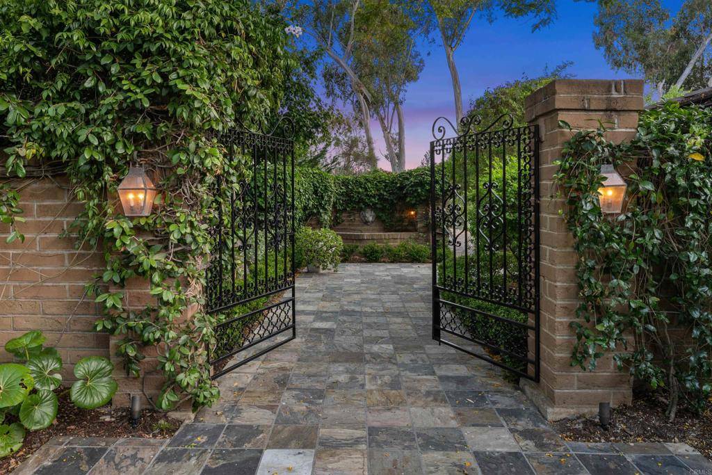 Rancho Santa Fe, CA 92067,15306 Las Planideras