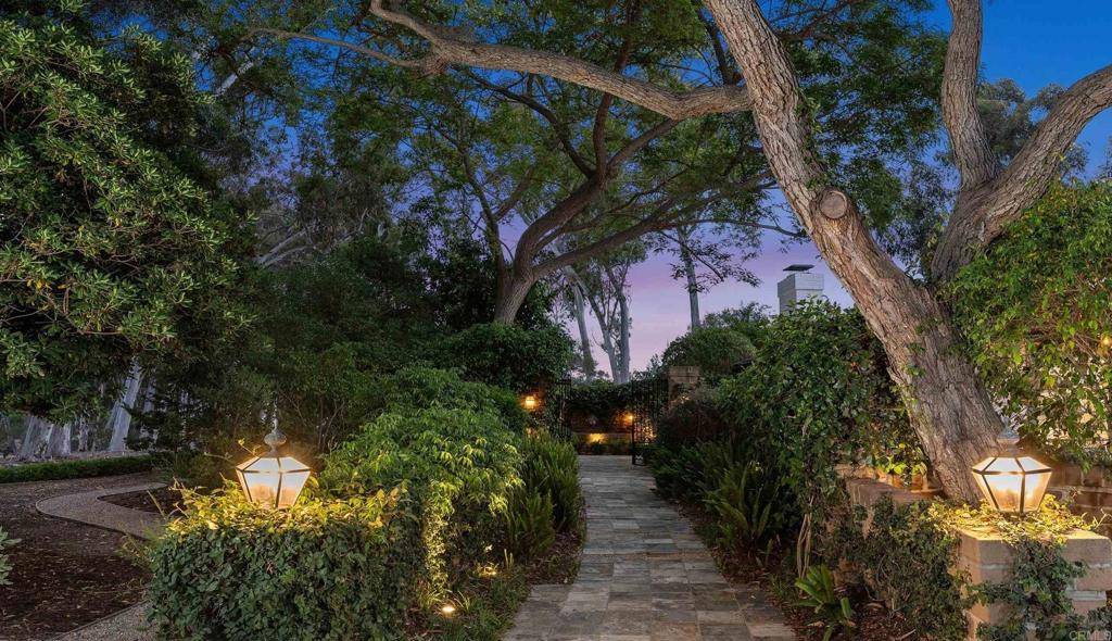 Rancho Santa Fe, CA 92067,15306 Las Planideras