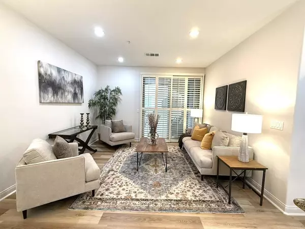 San Diego, CA 92130,3887 Pell PL