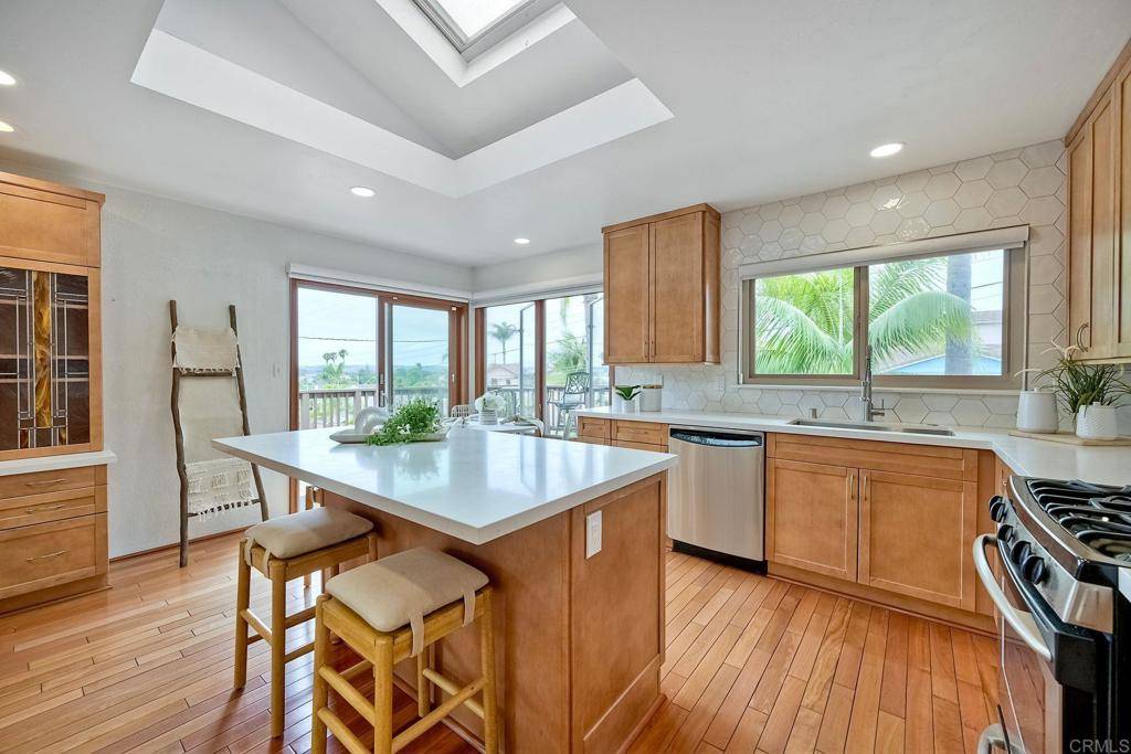 San Diego, CA 92110,1855 Magdalene WAY