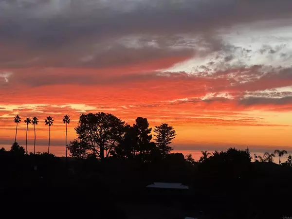 Encinitas, CA 92024,1007 Eolus AVE