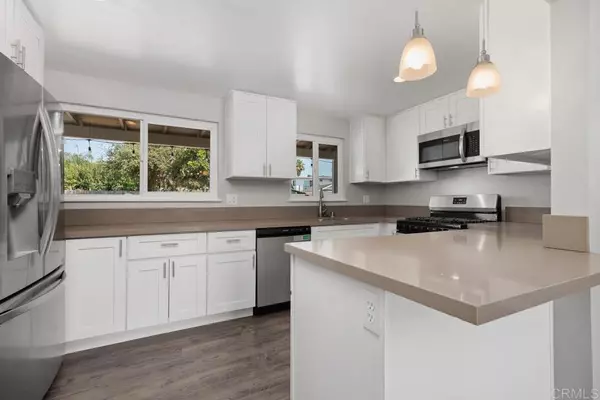 Escondido, CA 92027,2333 Scott WAY