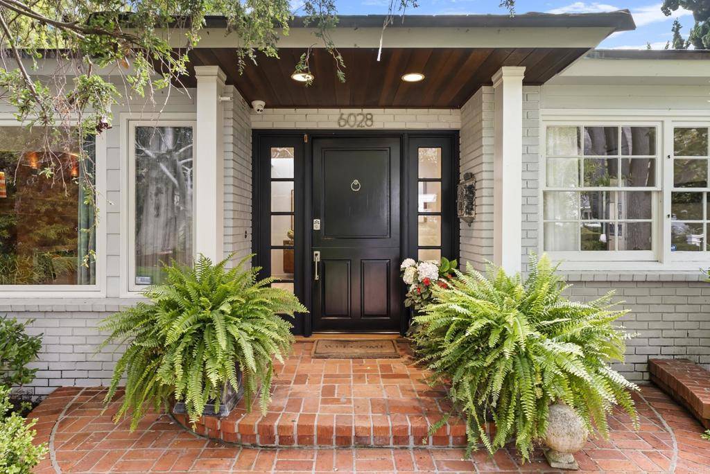 La Jolla, CA 92037,6028 Beaumont AVE