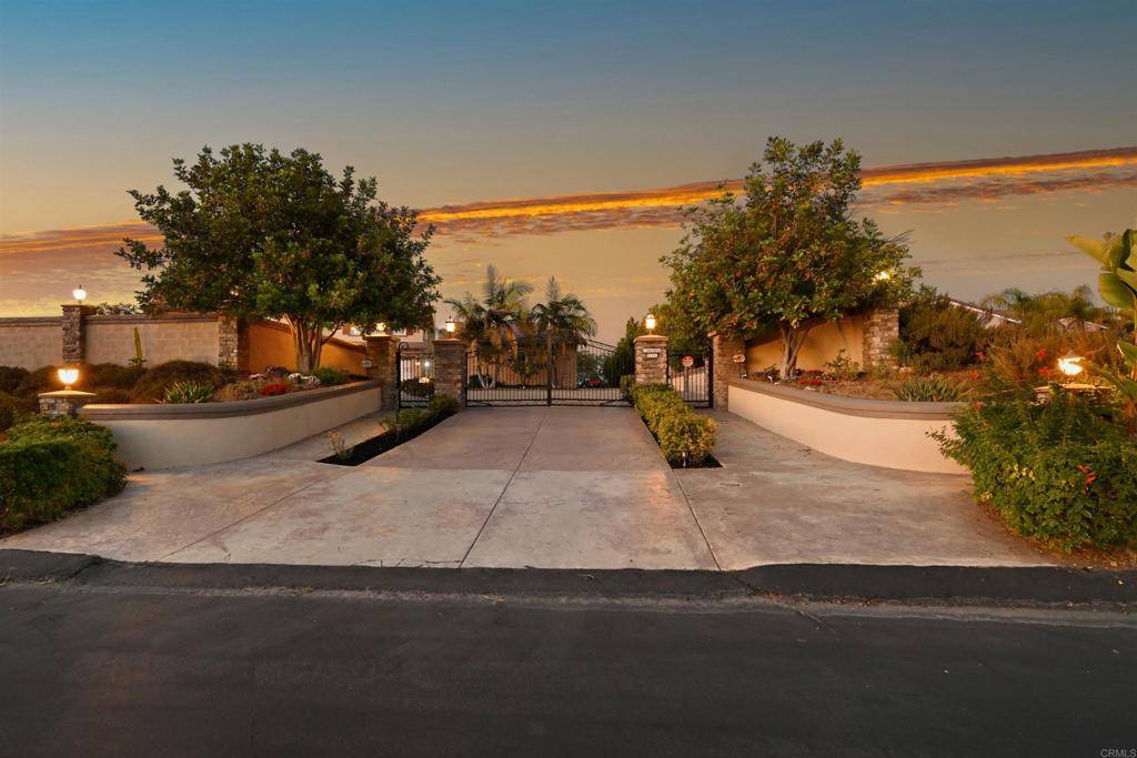 27341 Red Ironbark DR, Valley Center, CA 92082