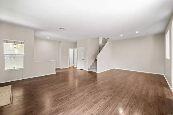 Oceanside, CA 92058,638 Sumner WAY #2