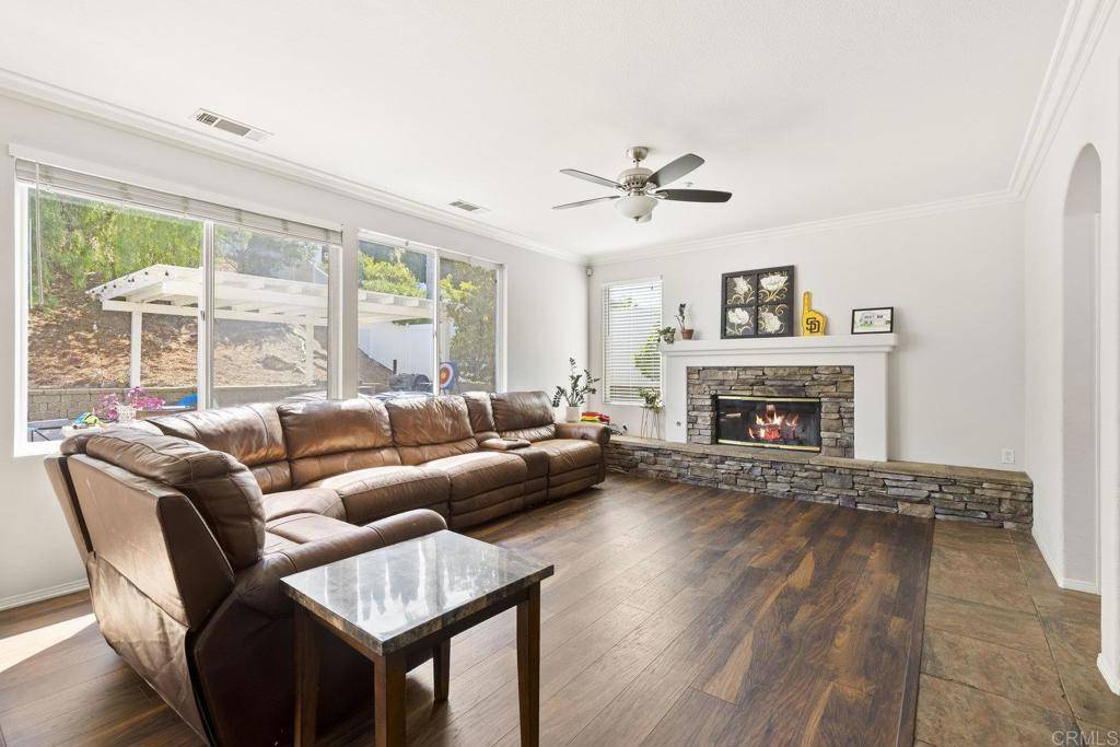 Vista, CA 92084,814 Sierra Verde