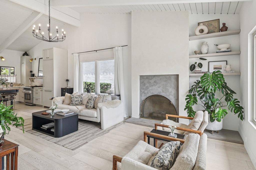 4352 Loma Riviera CT, San Diego, CA 92110